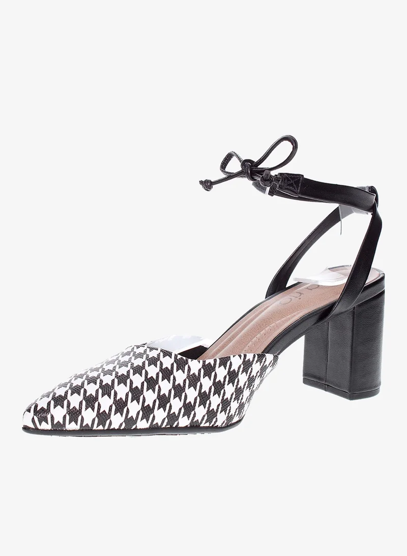 Beira Rio Lilly Pointed Toe Ankle Strap High Heel Pumps