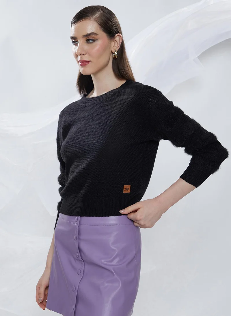 كامبوس سوترا Women's Midnight Black Solid Crop Pullover Sweater