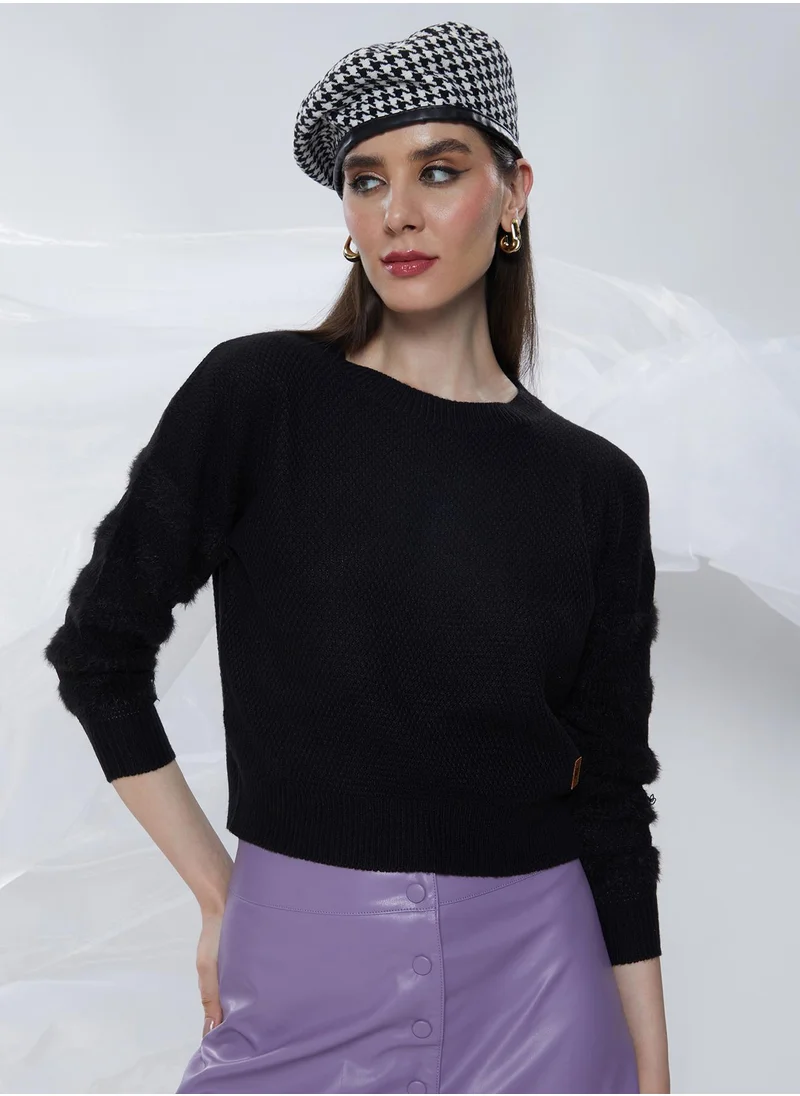 كامبوس سوترا Women's Midnight Black Solid Crop Pullover Sweater