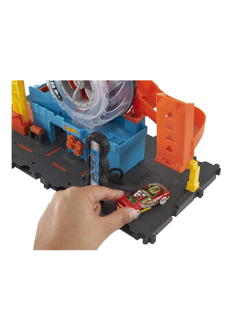 Hot Wheels Super Twist Tire Shop Playset  - Image 3