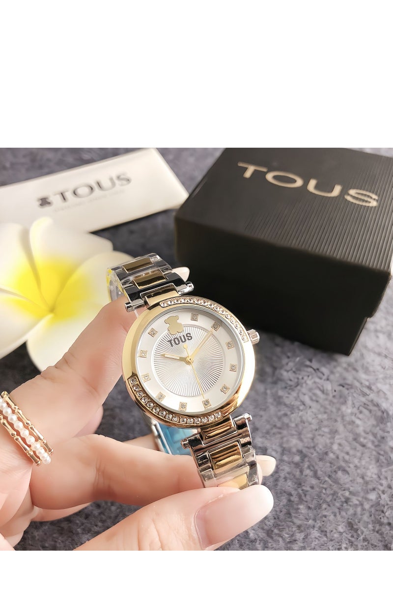 ساعة توز ذات اللونين: إطار ماسي وقرص دب