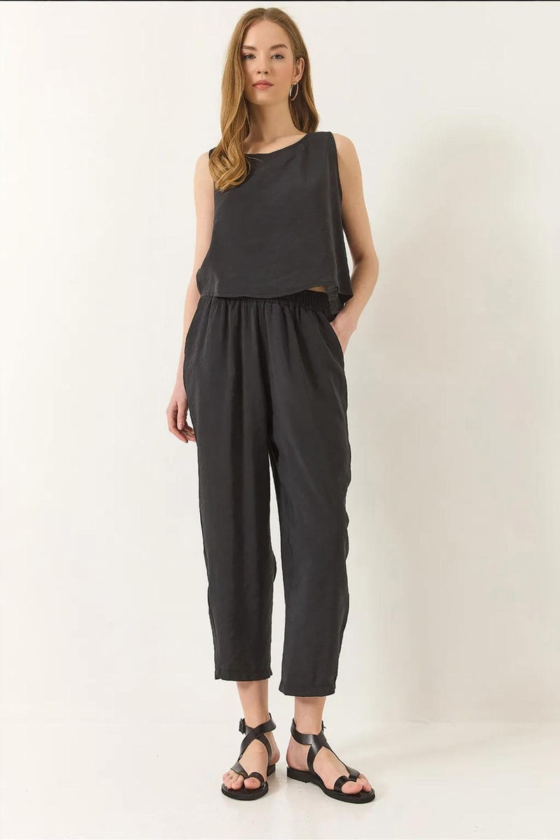 Bianco Lucci LUCCI Sleeveless Crew Neck Blouse and Carrof Fıt Pants Set - Image 1