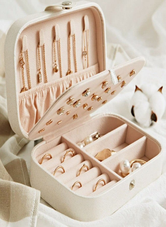 Ritmo صندوق مجوهرات ريتومو للسفر، منظم مجوهرات صغير من الجلد الصناعي للنساء والفتيات، صندوق منظم مجوهرات صغير محمول ذو طبقتين للأقراط والخواتم والقلائد والأساور - Image 1