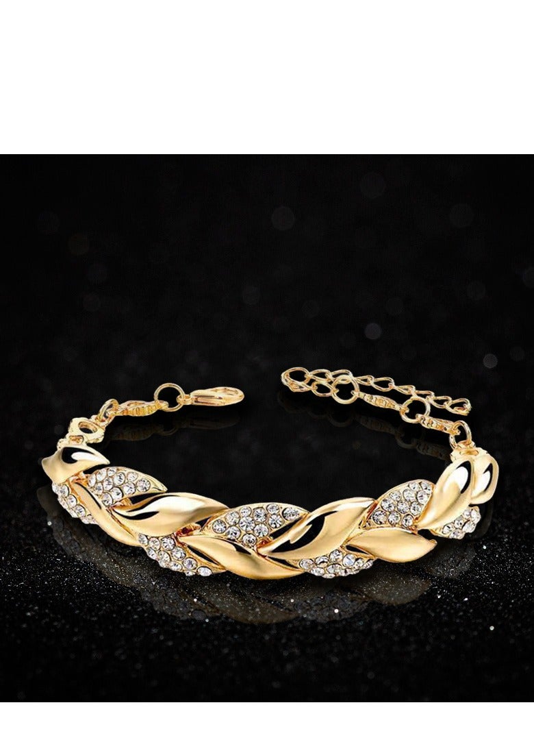 A Trendy Bracelet For Women With A Touch Of European And American Style, Featuring A Unique And Luxurious Design, Perfect As A Fashionable Accessory Or Gift.  - Image 1