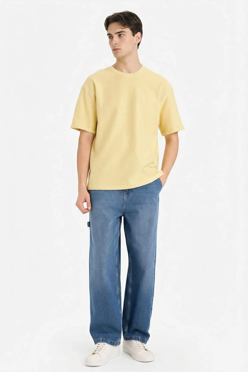 ديفاكتو Boxy Fit Crew Neck Short Sleeve T-Shirt