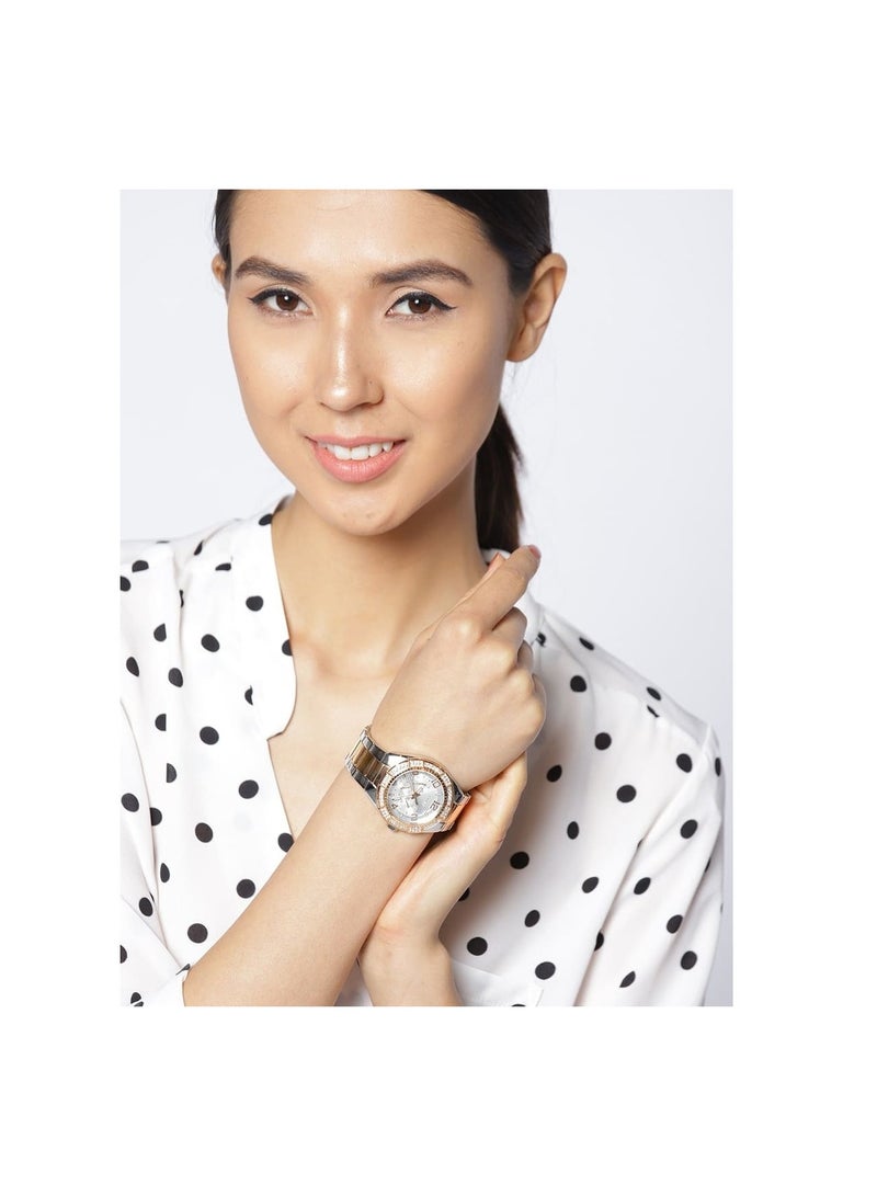 جس ساعة جيس النسائية بمينا بيضاء وسوار من الفولاذ المقاوم للصدأ - W0729L4 - Image 5