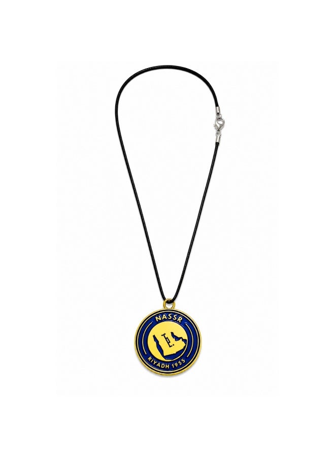 قلادة فاخرة باللونين الأزرق والذهبي لنادي النصر لكرة القدم - إكسسوار فاخر لنادي كرة القدم السعودي، إصدار 1955، هدية أنيقة للجماهير | تصميم تراثي من الرياض | تعليقة معدنية عالية التفاصيل - Image 1
