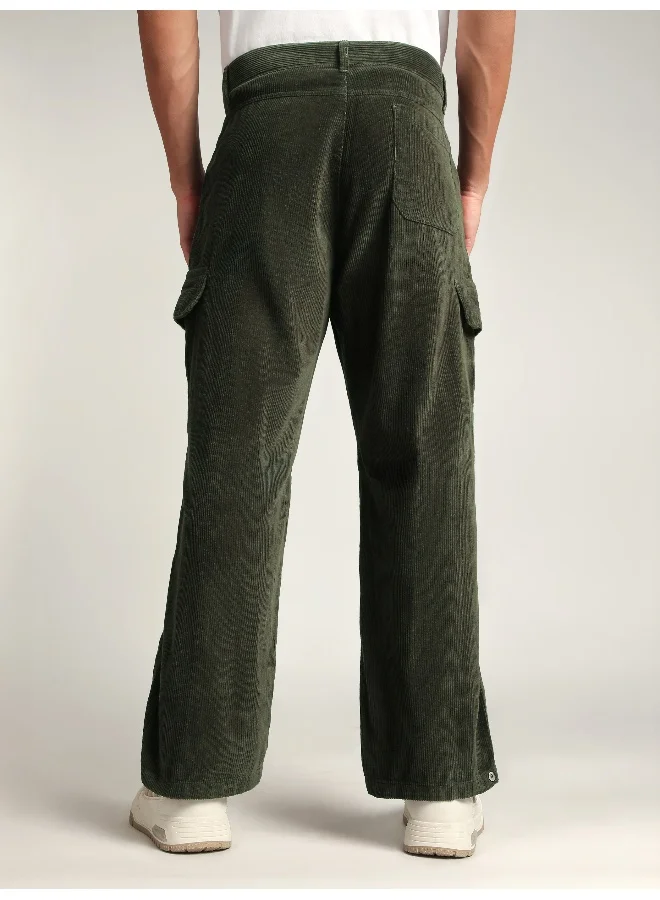 بيونغ بنطلون كارجو مخملي واسع باللون الزيتوني