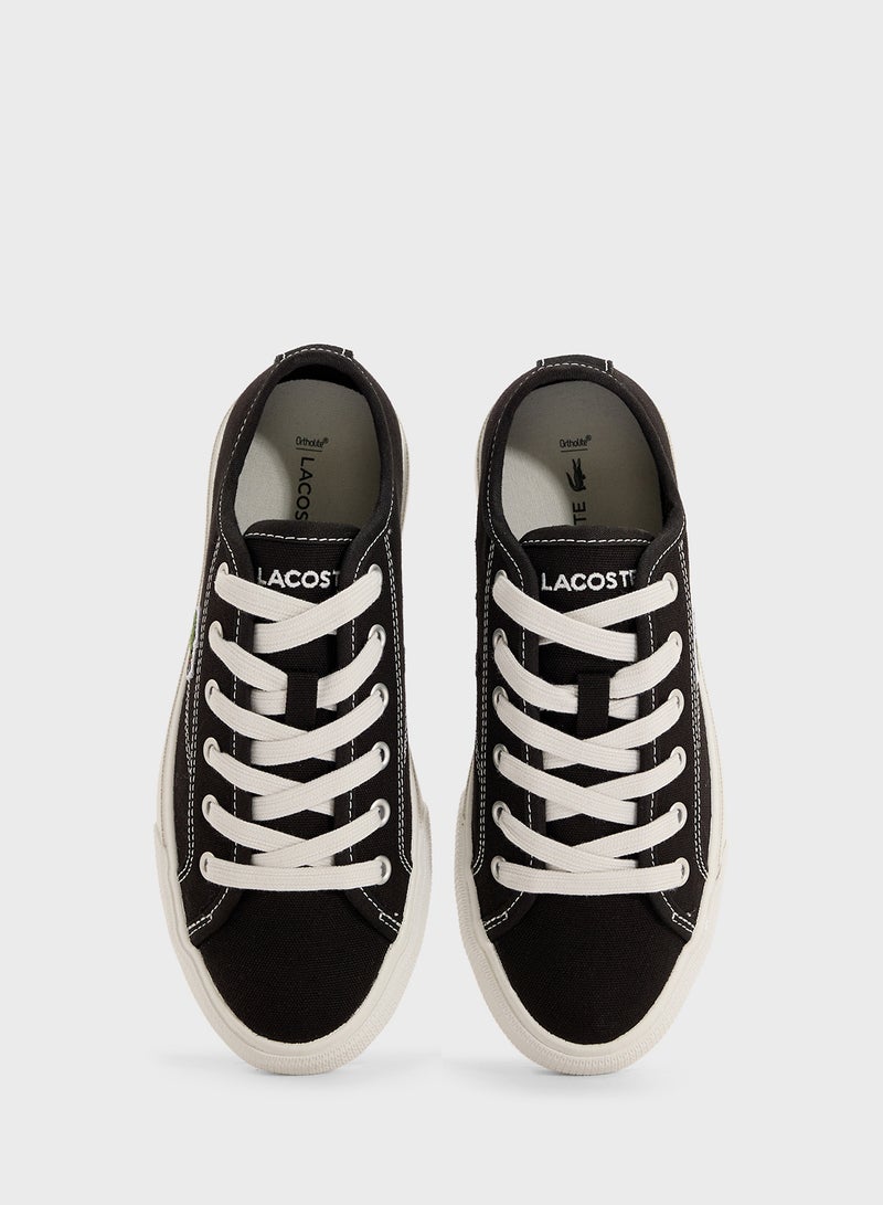 Vulcanized Backcourt Low Top Sneakers