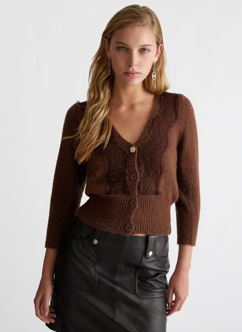 ليو جو كارديجان دانتيل