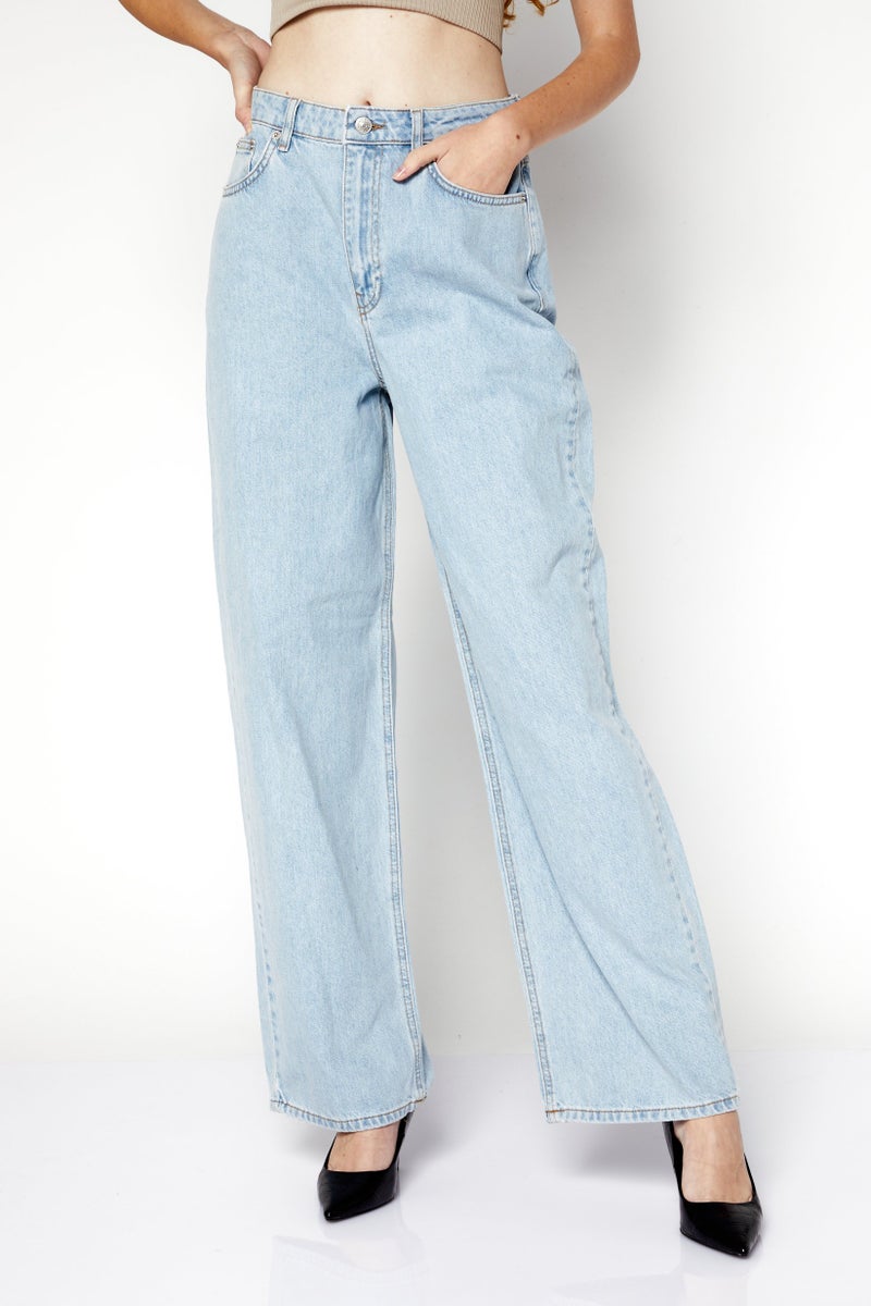 NA-KD جينز دنيم نسائي بقصة عادية، خصر عالي، ساق واسعة، أزرق فاتح - Image 1
