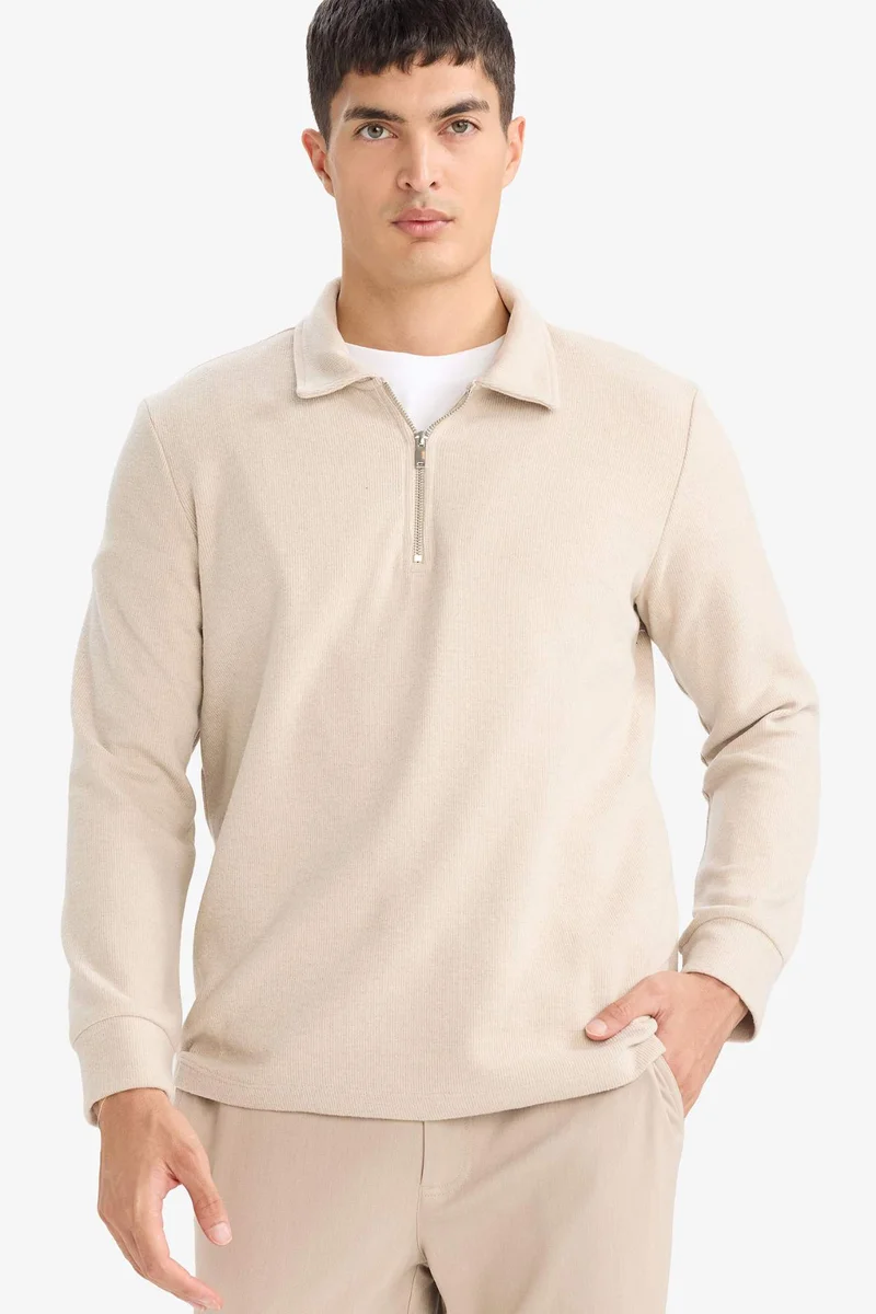 ديفاكتو Regular Fit Long Sleeve Sweatshirt
