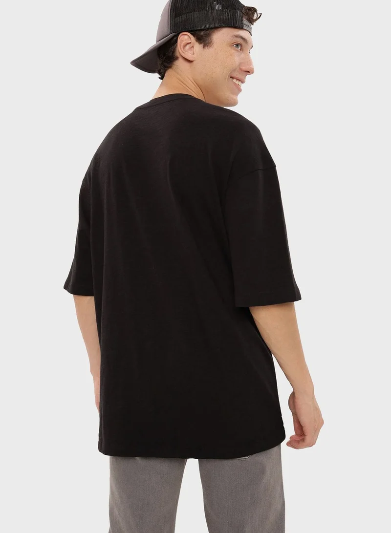 American Eagle Essential Crew Neck T-shirt
