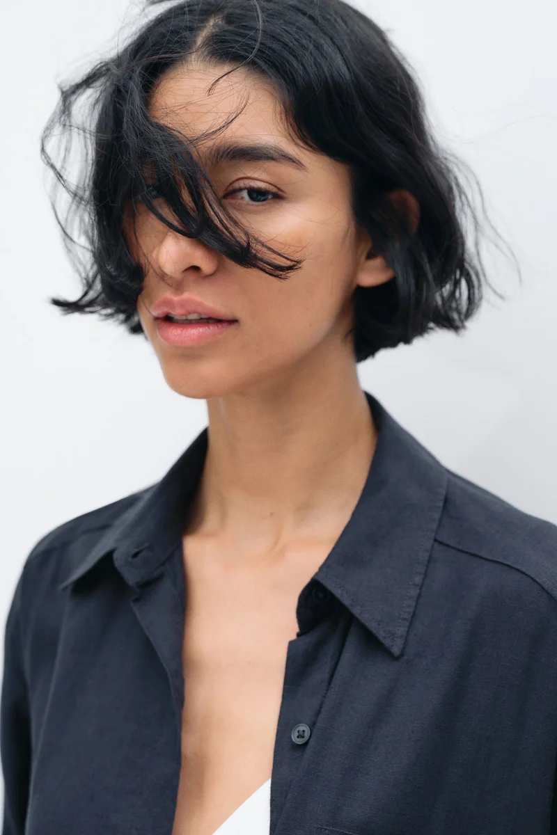 اتش اند ام فستان قميص من مزيج الكتان