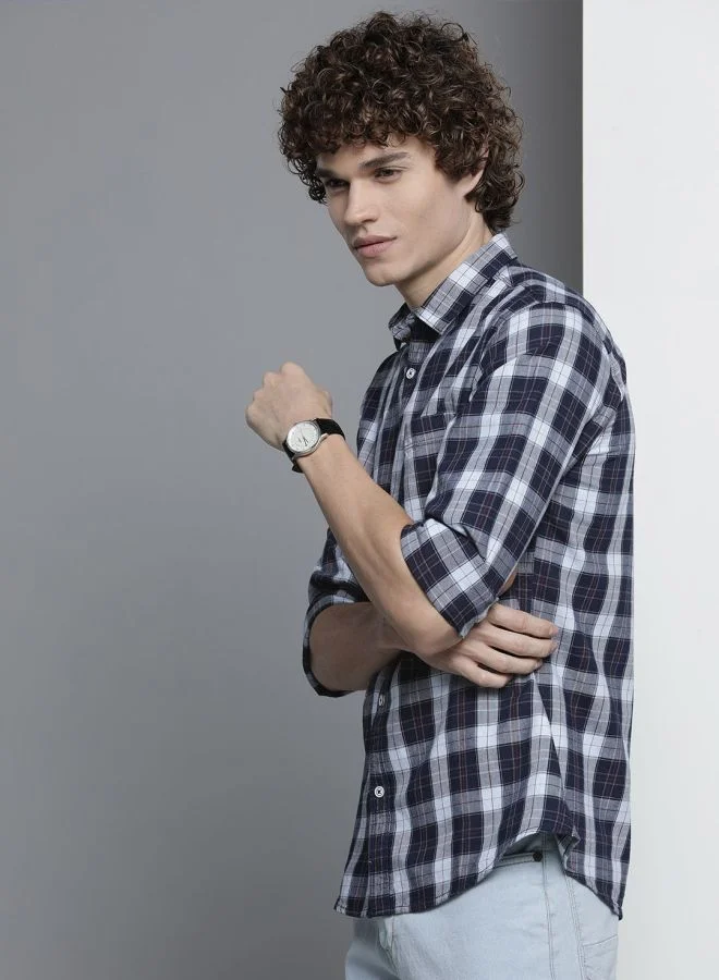 شركة المرآب الهندية Men Slim Fit Checkered Full Sleeves Spread Collar Casual Shirt