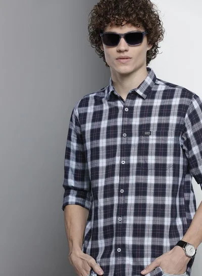 شركة المرآب الهندية Men Slim Fit Checkered Full Sleeves Spread Collar Casual Shirt