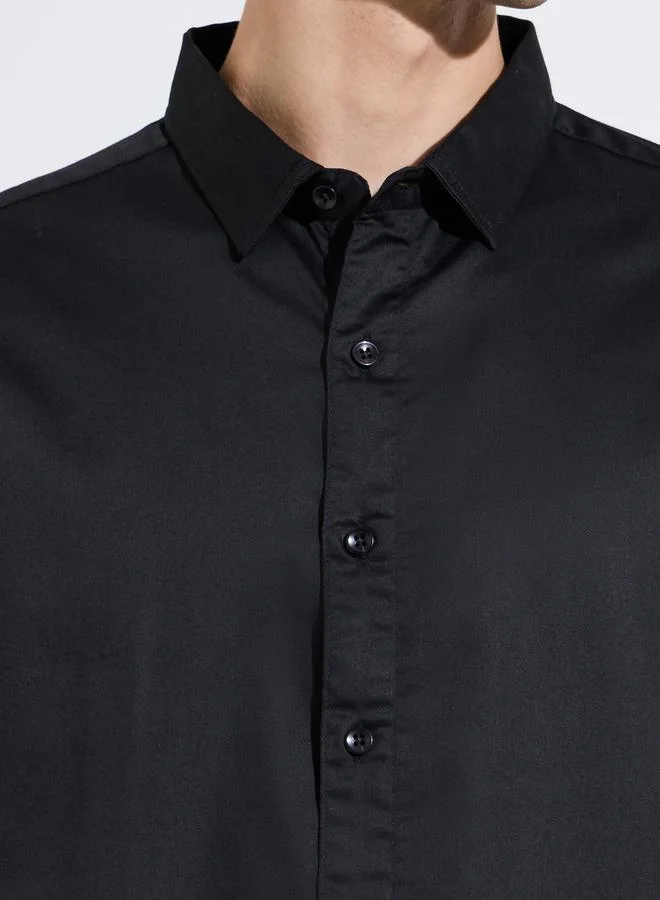 Styli  Black Solid Long Sleeves Satin Slim Fit Shirt for Men | Best Price UAE
