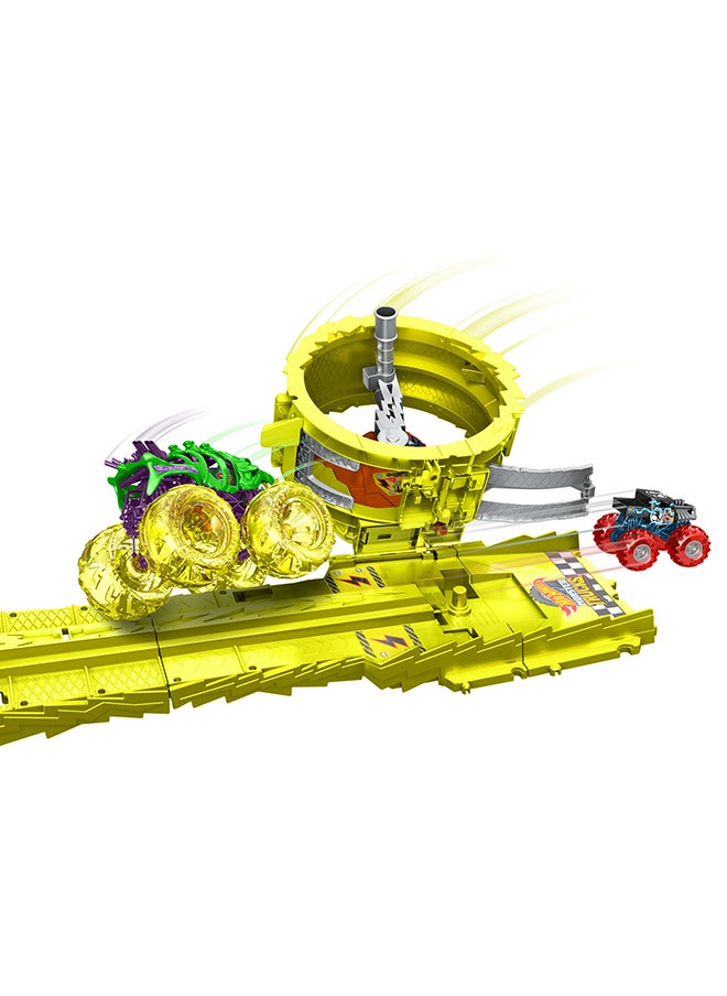 Hot Wheels - Monster Trucks Track Set with 2 Toy Trucks: Oversized Skelesaurus & 1:64 Scale Bone Shaker, Charge & Chase Challenge with 2 Crushed Cars - Image 1