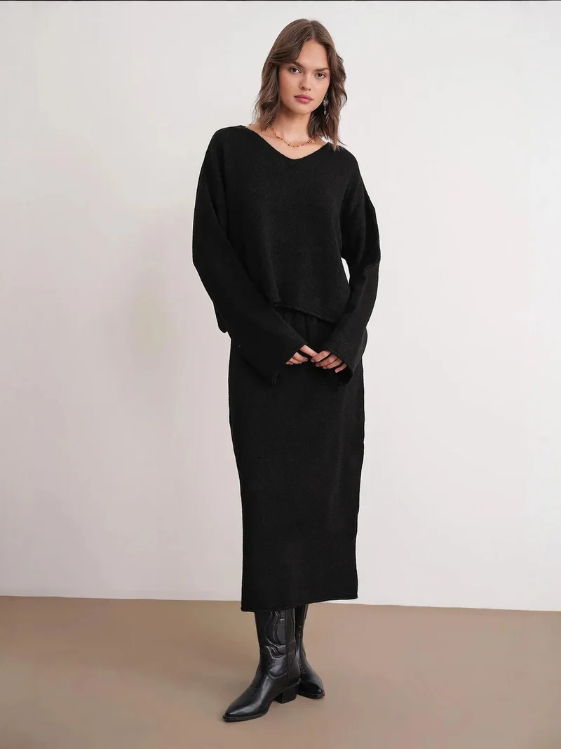 MixRay Black Mixray V-neck Knitwear Sweater & Skirt Co-ord Set for Women | Best Price UAE