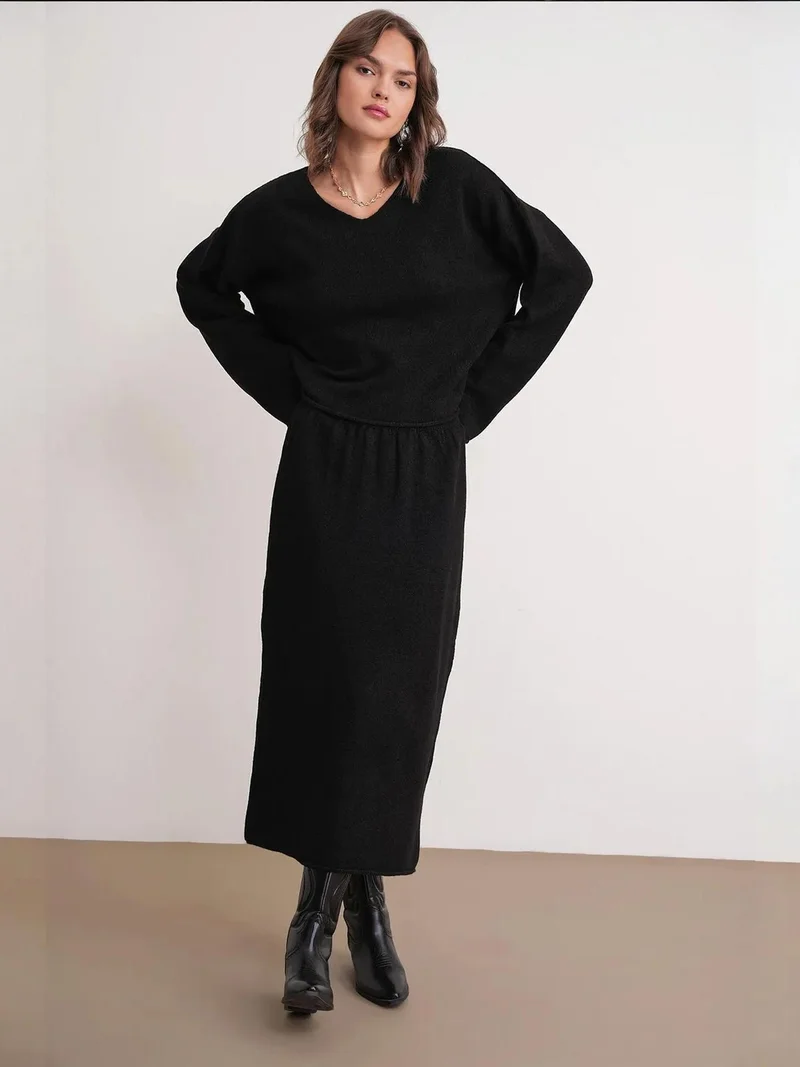 MixRay Black Mixray V-neck Knitwear Sweater & Skirt Co-ord Set for Women | Best Price UAE