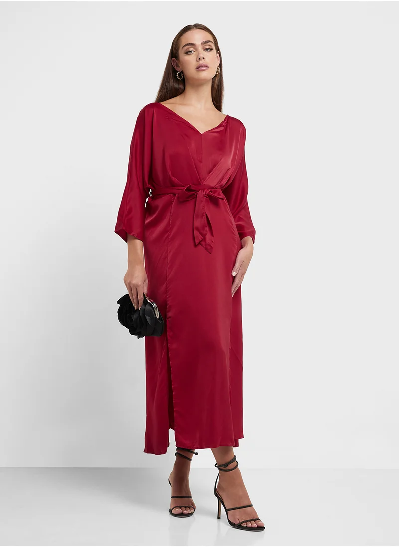 جينجر Plunge Neck Kartan Style Dress With Slit