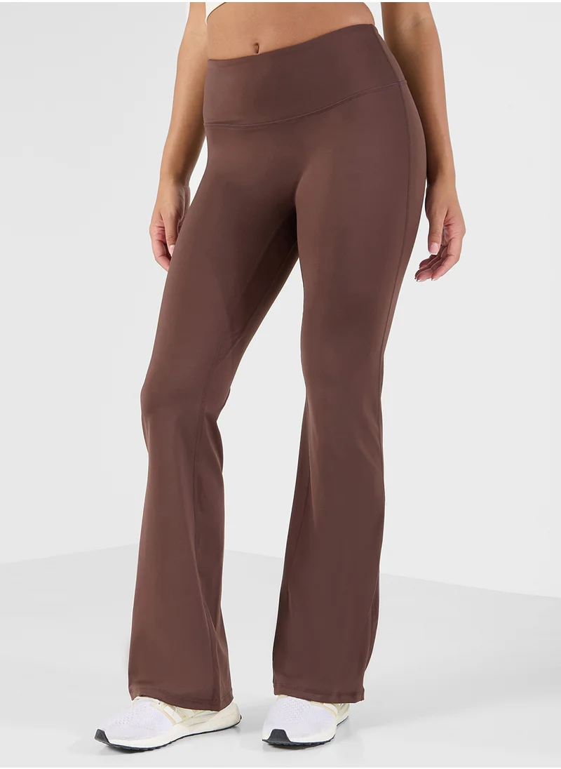 فورورد High Rise Soft Sculpting Flared Leggings