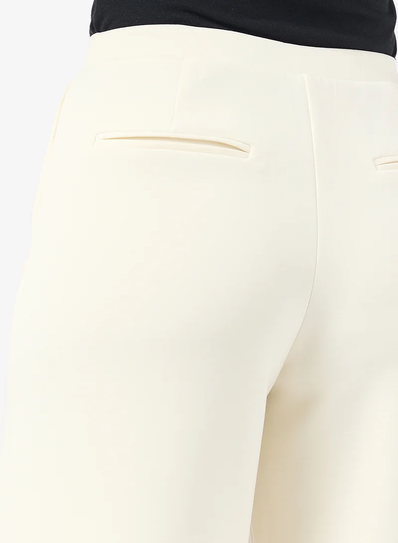 GUESS hhj