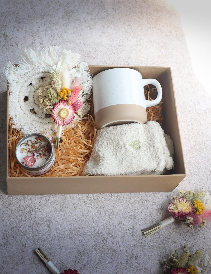 xin's convey Mini Dried Flower Bouquet (Pack of 6)  Dried Flower Bouquet for Bohemian Wedding Table Centerpieces  Dried Pampas Grass  Groom and Best Man Boutonnieres  Dried Cake Flowers. (Burgundy) - Image 4