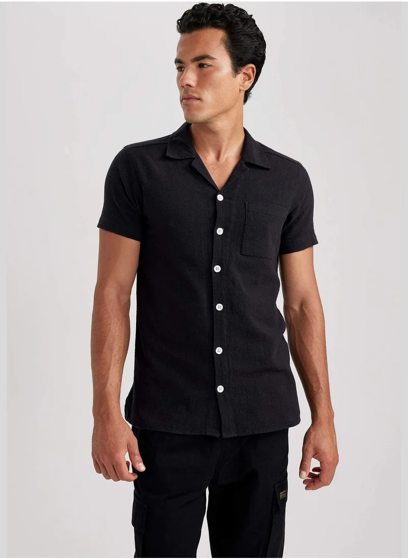 ديفاكتو Man Woven Short Sleeve Shirt