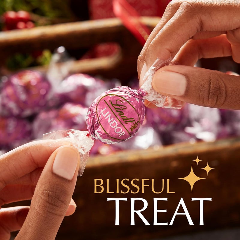 Lindt Lindor Strawberries & Cream Truffles 200g - Image 3