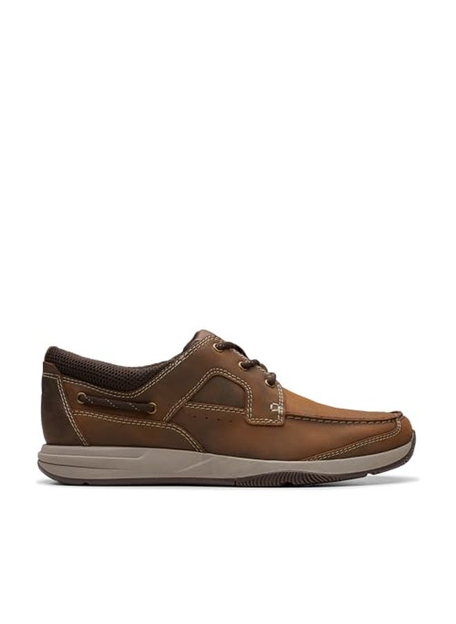 clarks حذاء قارب مزود بأربطة للرجال من كلاركس، جلد شمعي، 9.5 عريض - Image 1