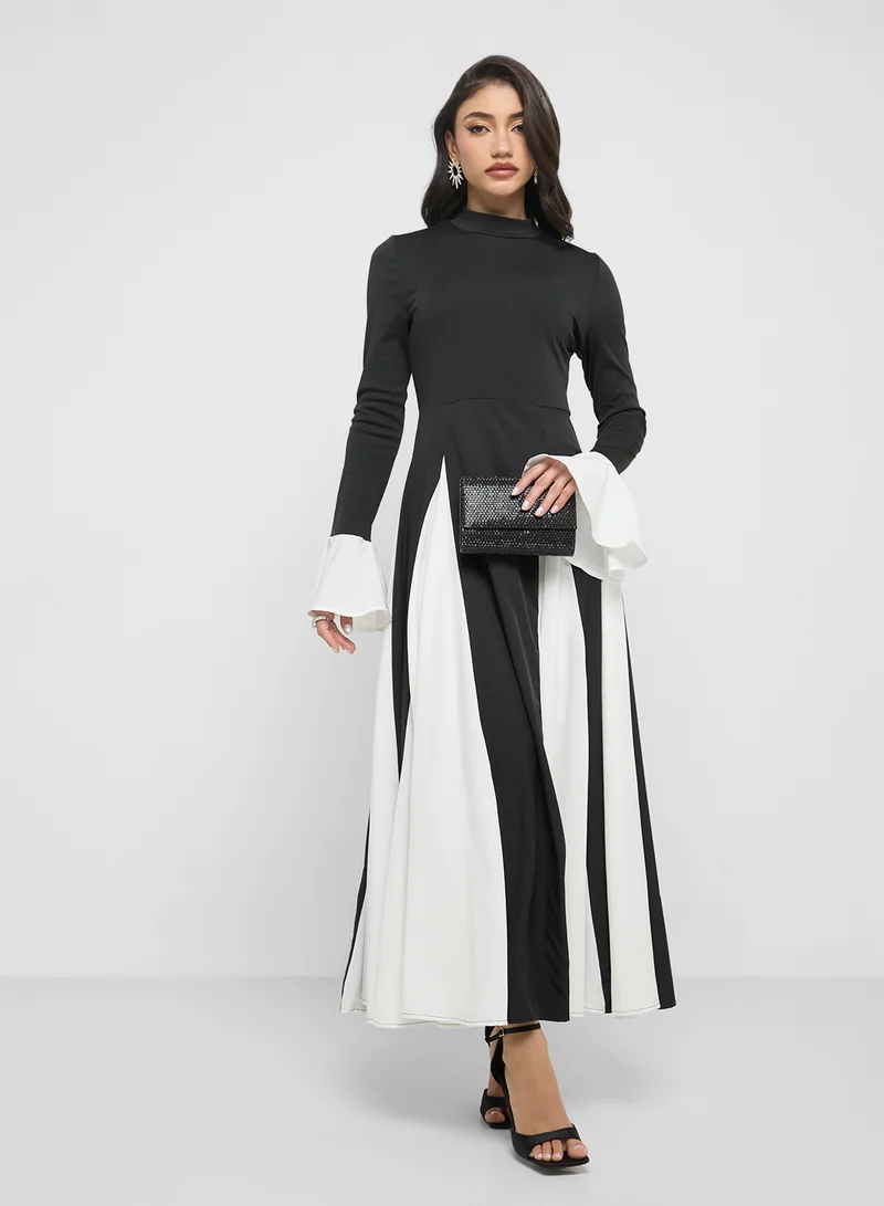 Khizana Monochrome Dress With Ruffle Sleeves