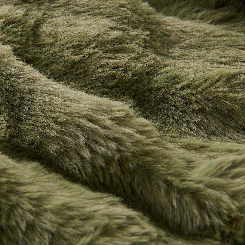 Lotus Karen Lotus Karen Fluffy Comforter Cover Set-Rabbit Fluff Faux Fur Duvet Cover Queen Size Dark Green Plush Fuzzy Furry Bedding Sets 3Pieces(1 Duvet Cover & 2 Pillow Shams) Zipper Closure  - Image 4