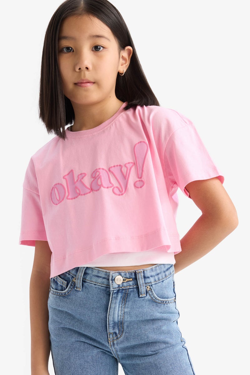 ديفاكتو تيشيرت بناتي نص كم بطبعة شعار بياقة مستديرة - Image 1