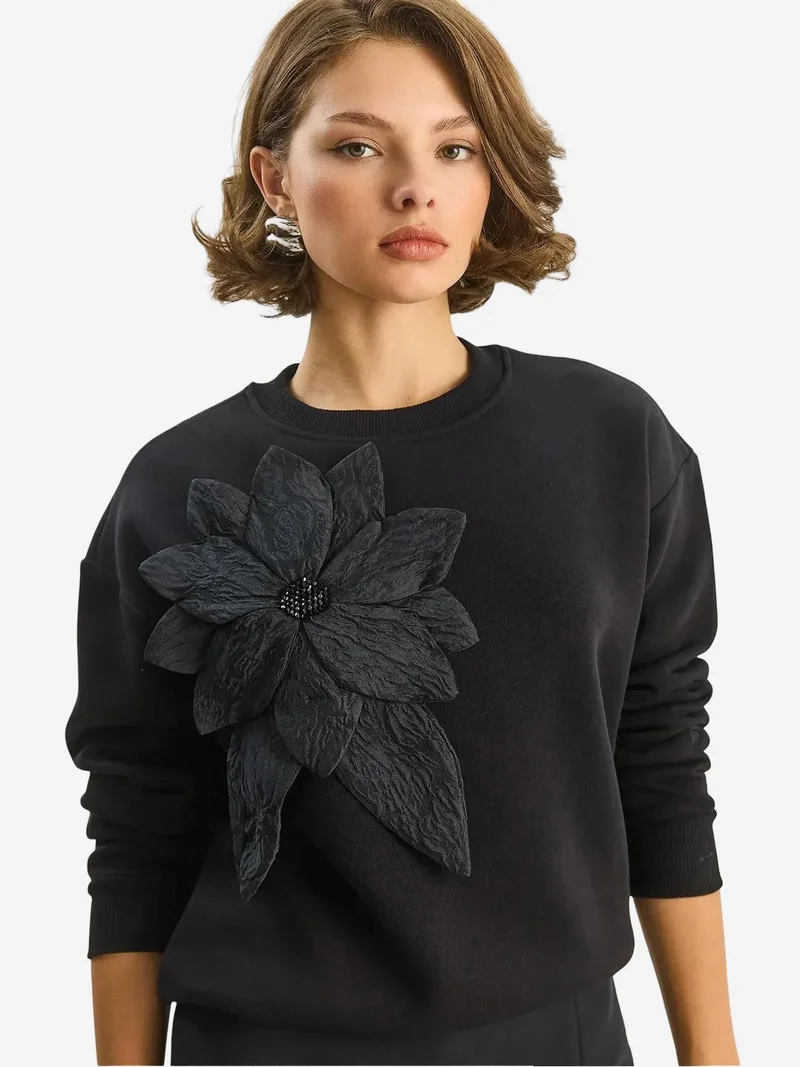 Bianco Lucci Black LUCCI Accessory Detailed Long Sleeve Crew Neck Sweatshirt for Women | Best Price UAE
