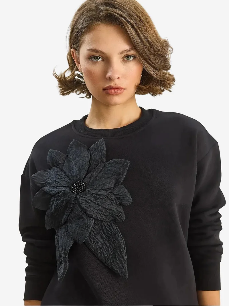 Bianco Lucci Black LUCCI Accessory Detailed Long Sleeve Crew Neck Sweatshirt for Women | Best Price UAE