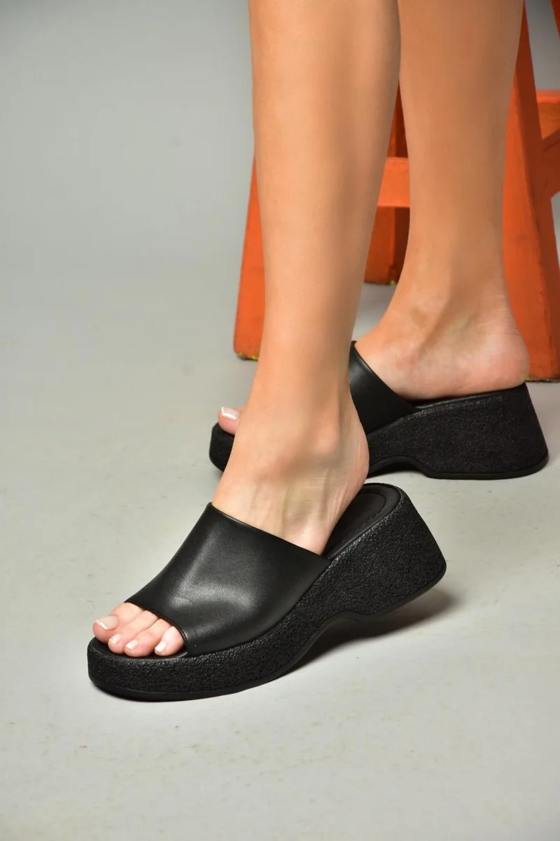 فوكس شوز S996741209 Black Thick Soled Women's Slippers