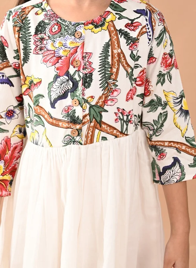 ليل بيكس فستان بطبعة زهور