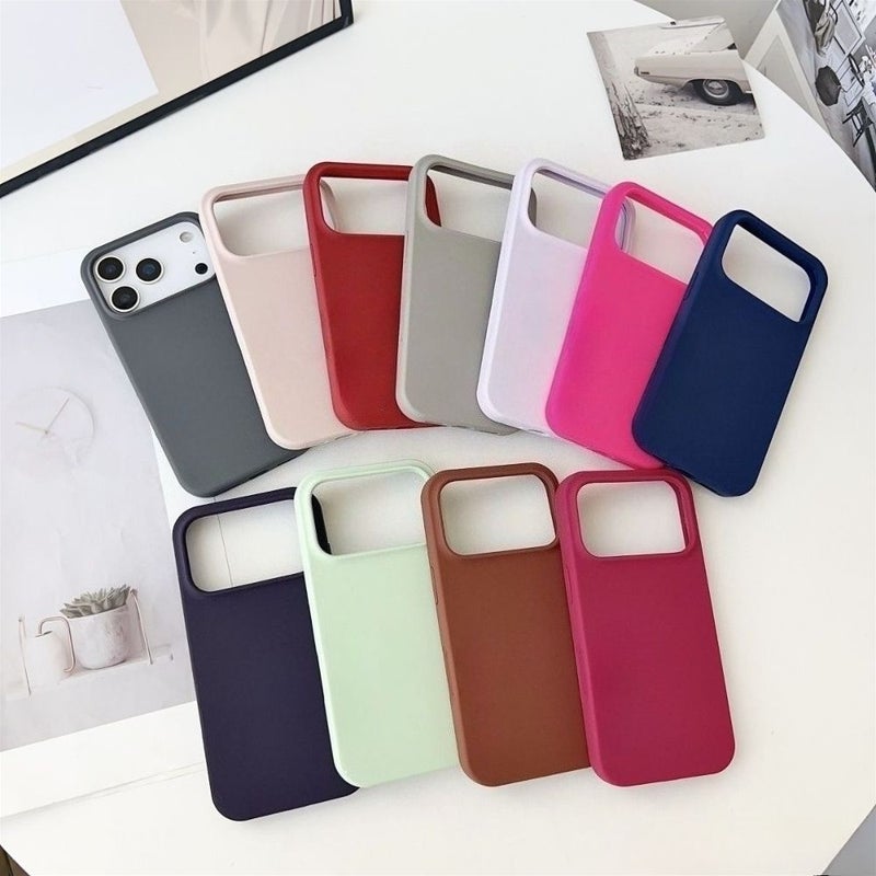 غطاء هاتف سيليكون سائل متوافق مع iPhone 14 Plus، رمادي داكن، ناعم، ملمس بارد، غطاء حماية مريح - Image 2