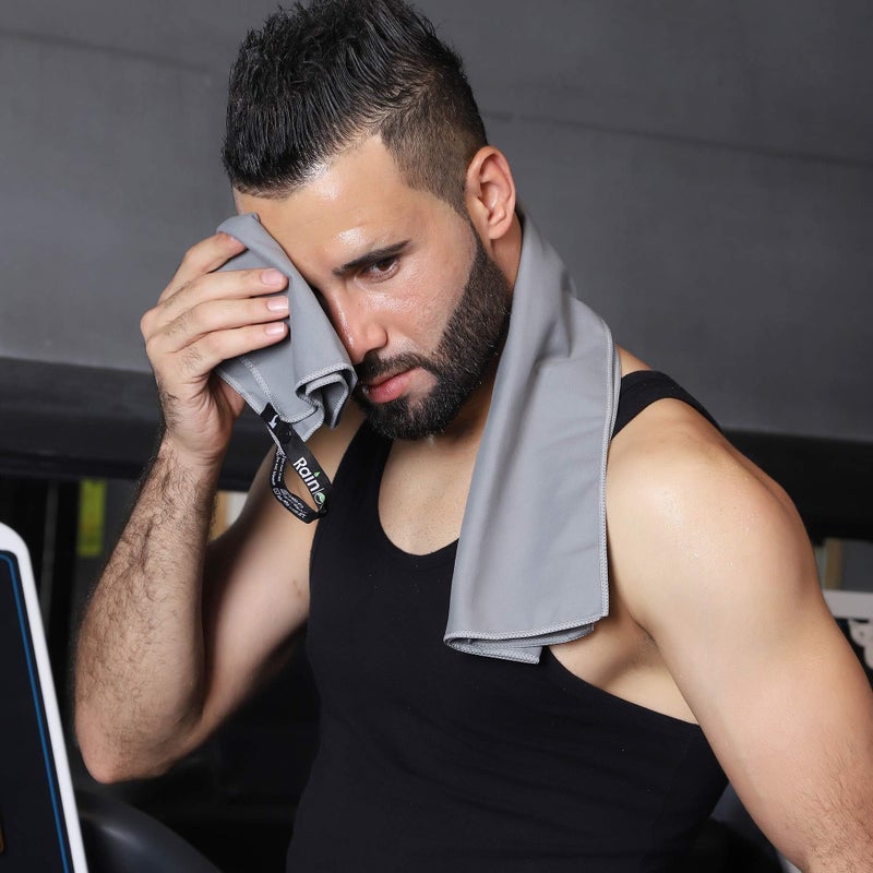 Rainleaf منشفة راينليف ميكروفايبر مثالية للسفر والصالة الرياضية والتخييم. تجف بسرعة - تمتص الماء بشكل فائق - مدمجة للغاية - خفيفة الوزن. مناسبة للرحلات والشاطئ والاستحمام والتخييم وحمامات السباحة. - Image 4