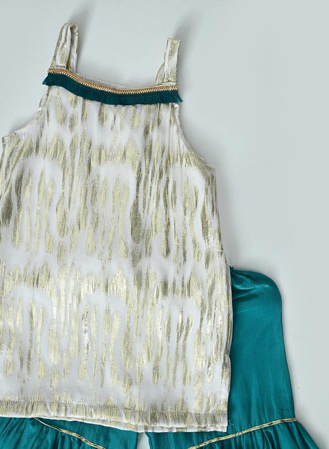 بيلا مودا طقم منسق من بنطال شرارة وبلوزة بحمالات - Image 3