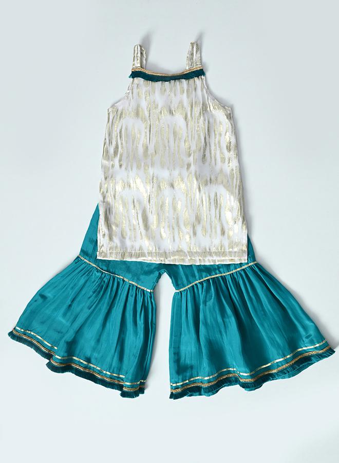 بيلا مودا طقم منسق من بنطال شرارة وبلوزة بحمالات - Image 4