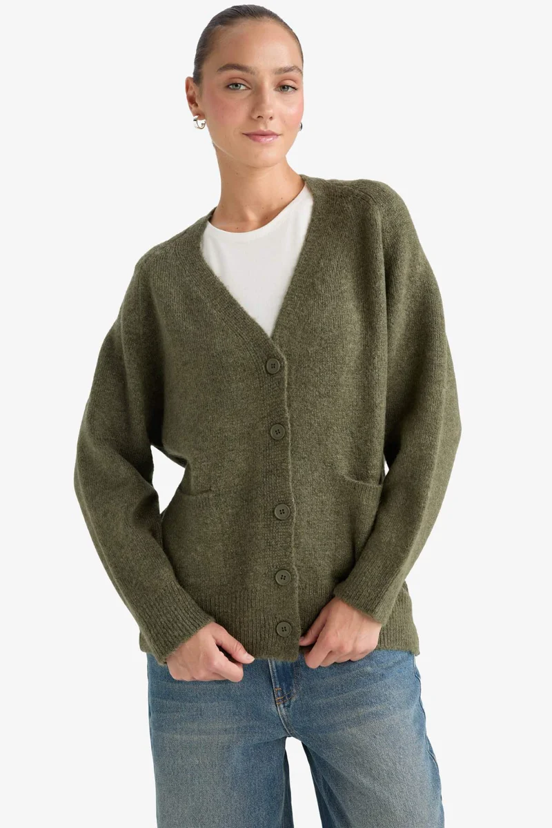 ديفاكتو Oversize V-Neck Soft Textured Cardigan