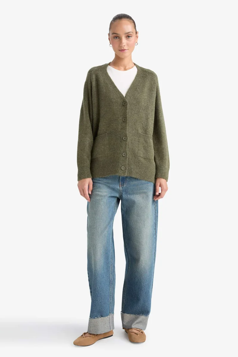 ديفاكتو Oversize V-Neck Soft Textured Cardigan