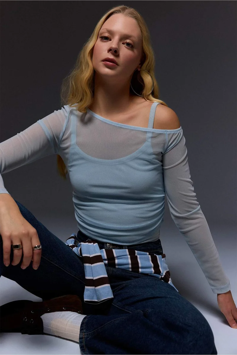 ديفاكتو Fitted Off Shoulder Tulle T-Shirt