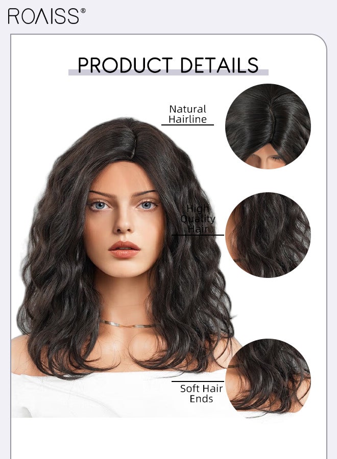 رويس باروكة شعر مستعار مموج بني أسود للنساء بطول 16 بوصة قصيرة عند الكتفين بجزء وسط مجعد ومموج، باروكة شعر مستعار طبيعية المظهر مصنوعة من ألياف صناعية مقاومة للحرارة للاستخدام اليومي في الحفلات - Image 4