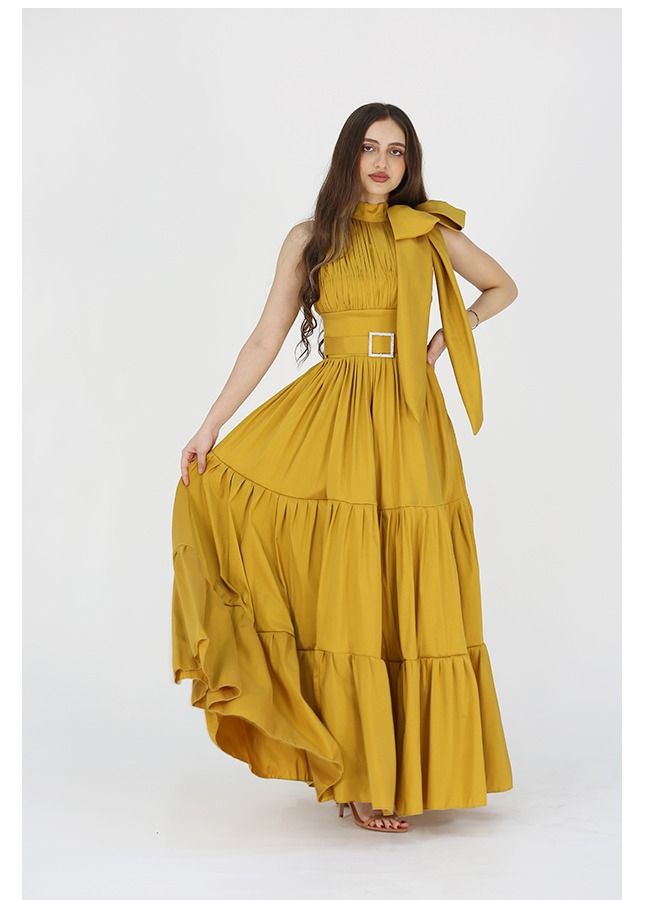 مودرن ديزاين فستان سهرة طويل مميز على فونكة في الكتق مزين بحزام بروش من لاسفل قصة كلوش - Image 2