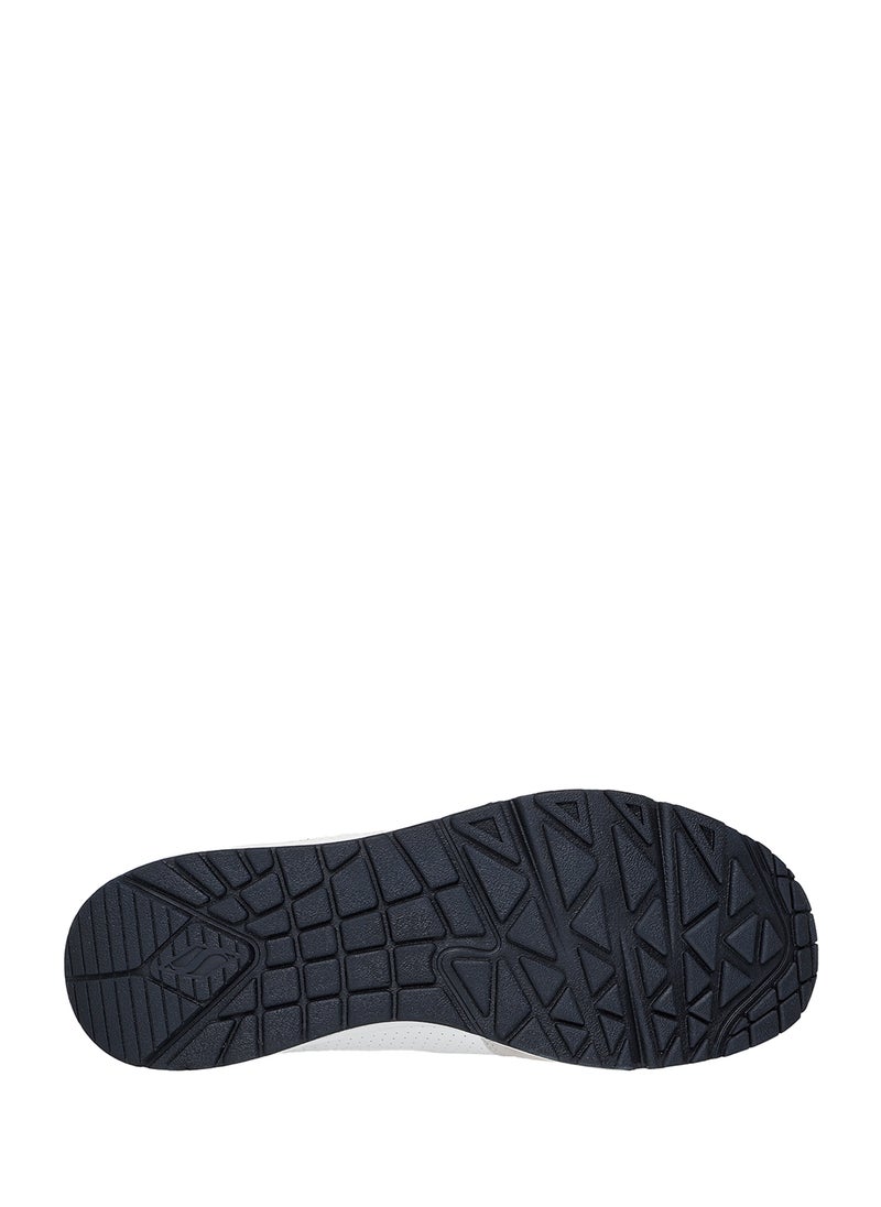 Uno Sneakers