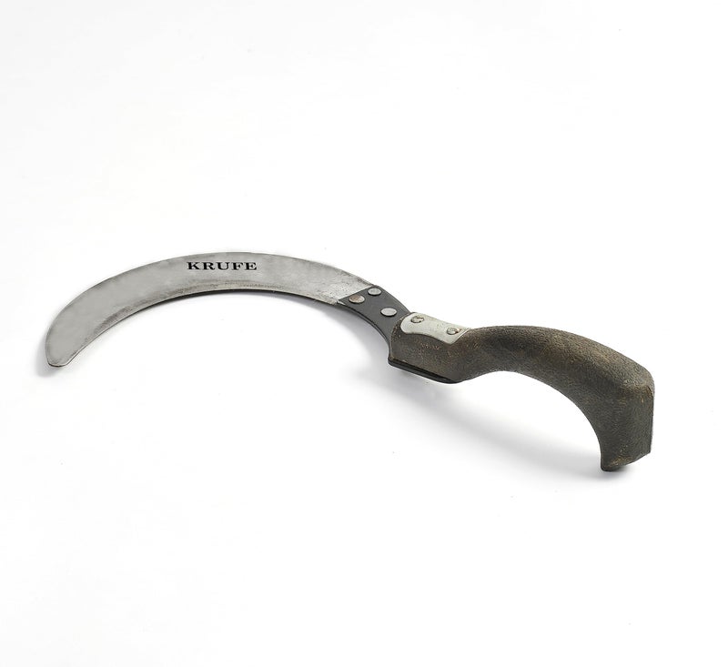 KRUFE Heavy-Duty Grass Cutting Curved Saw with Ergonomic Plastic Handle | Sharp Stainless Steel Blade for Effortless Tree Pruning, Branch Cutting & Landscaping | Durable & Rust-Resistant Gardening - Image 4