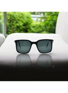 Authentic Armando Cavelli sunglasses, crafted from carefully selected premium acetate for a luxurious look and longevity with extensive use. This model combines modernity and classic style, with a raw black acetate front and silver -plated metal temples to complete your luxury look. Comes with premium polymer lenses offer UV400 protection in a dark green (G15)